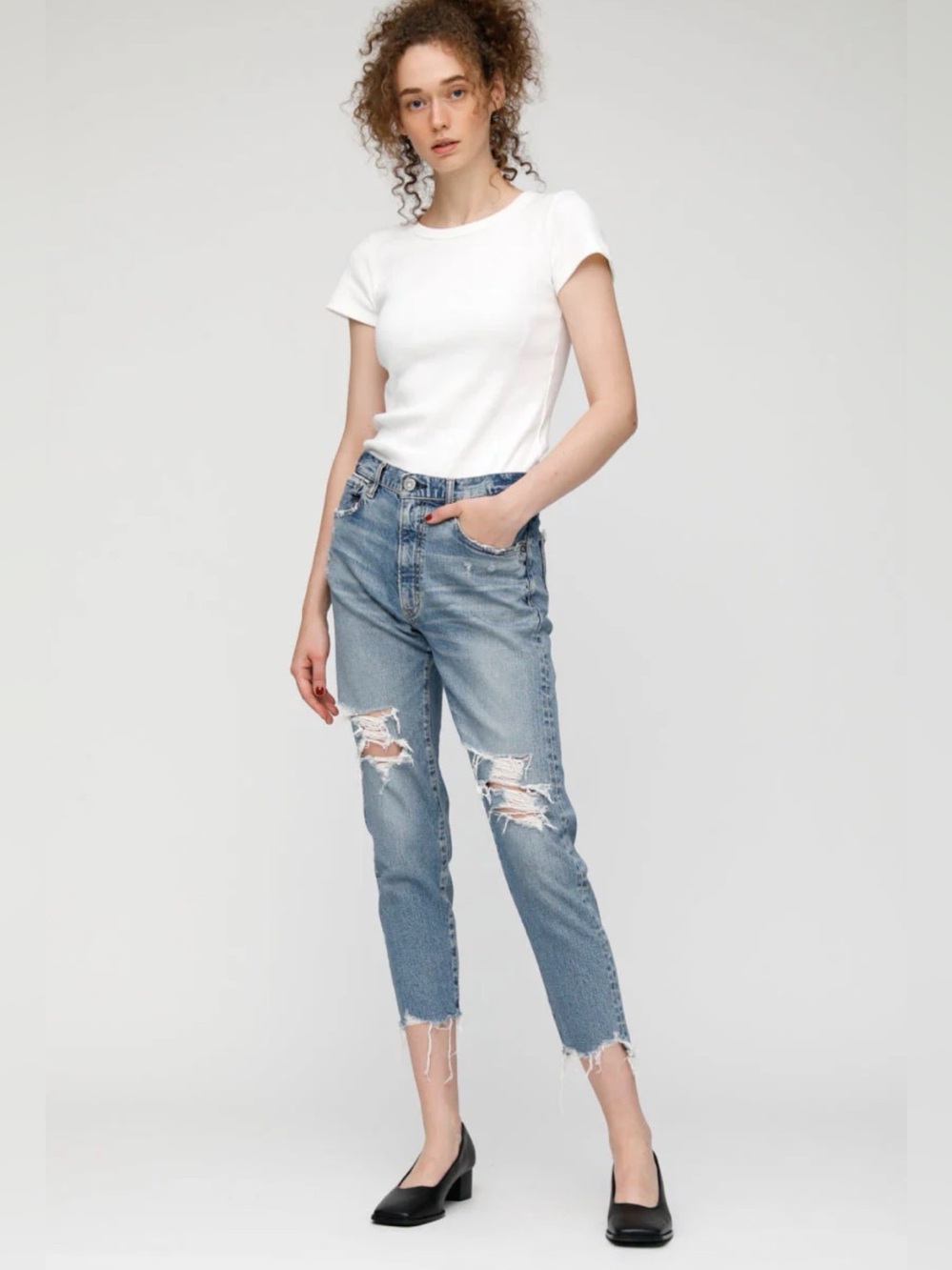 Moussy Vintage Light Blue Distressed Cropped Mom Jeans NWOT
